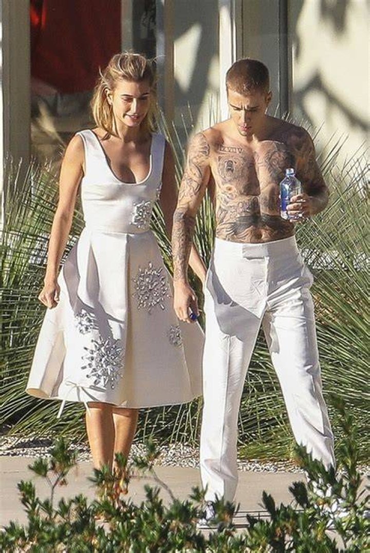 [PHOTOS] Hailey Baldwin Pics – Hollywood Life