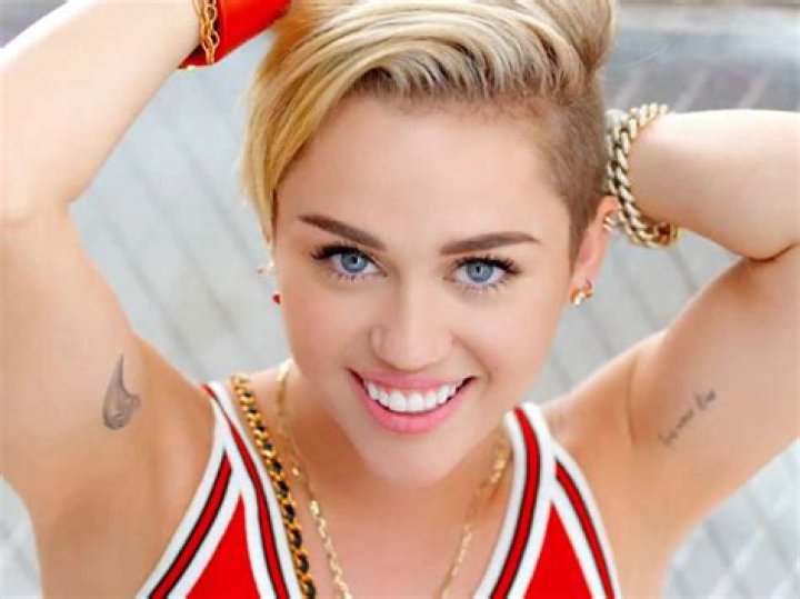 [PHOTOS] Miley Cyrus’ ’23’ Video Outfits — See Her Music Video Style – Hollywood Life