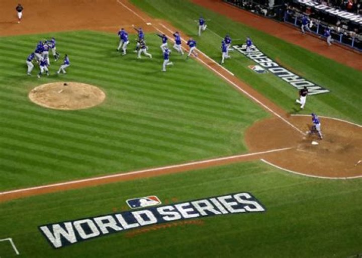 Photos Of Chicago Cubs Vs. Cleveland Indians – Hollywood Life