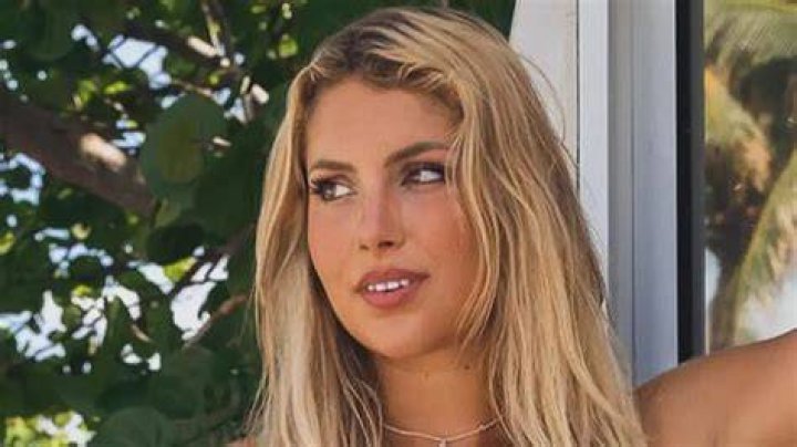 Photos Of Her In Bikinis & More – Hollywood Life