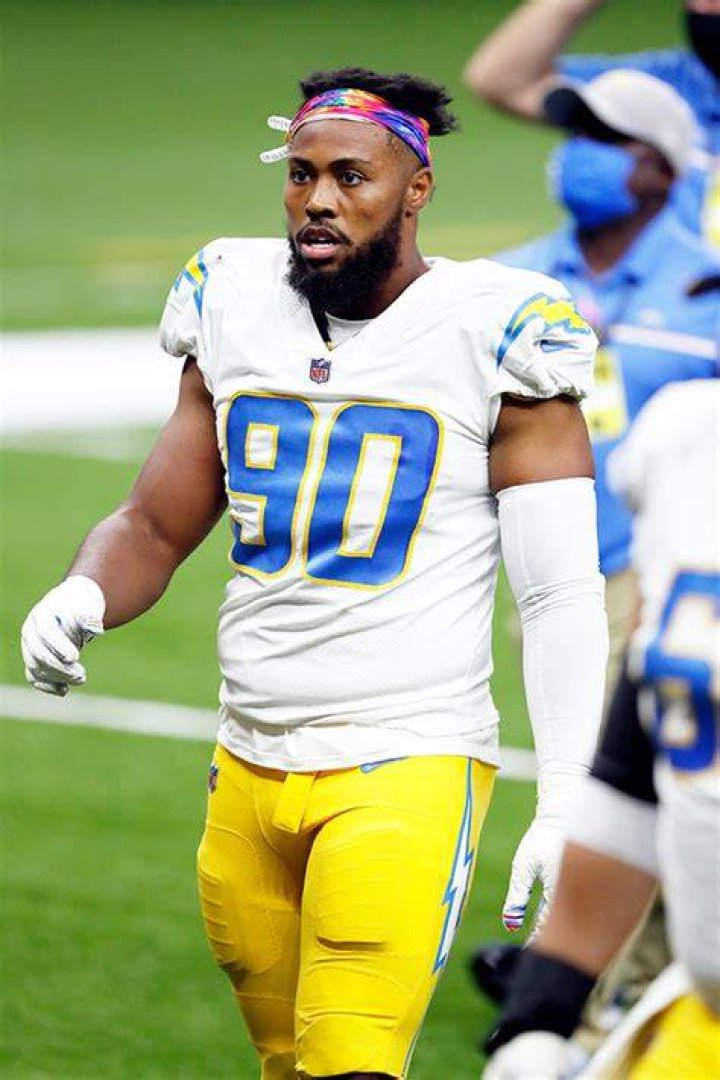 Photos Of NFL Player – Hollywood Life