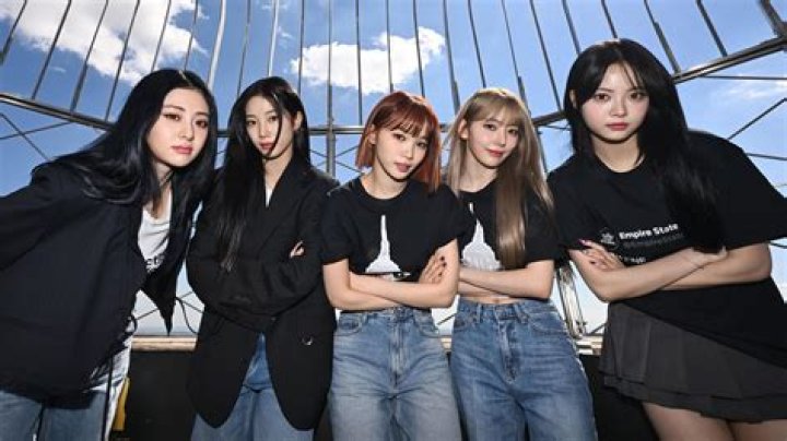 Photos of the K-Pop Band – Hollywood Life