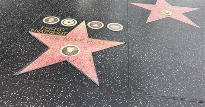 Photos Of The YouTube Star – Hollywood Life