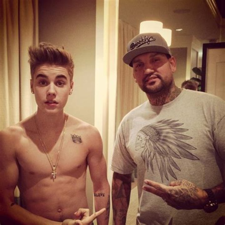 [PIC] Justin Bieber’s New Tattoo — Reveals Indian Head Ink On Shoulder Blade – Hollywood Life