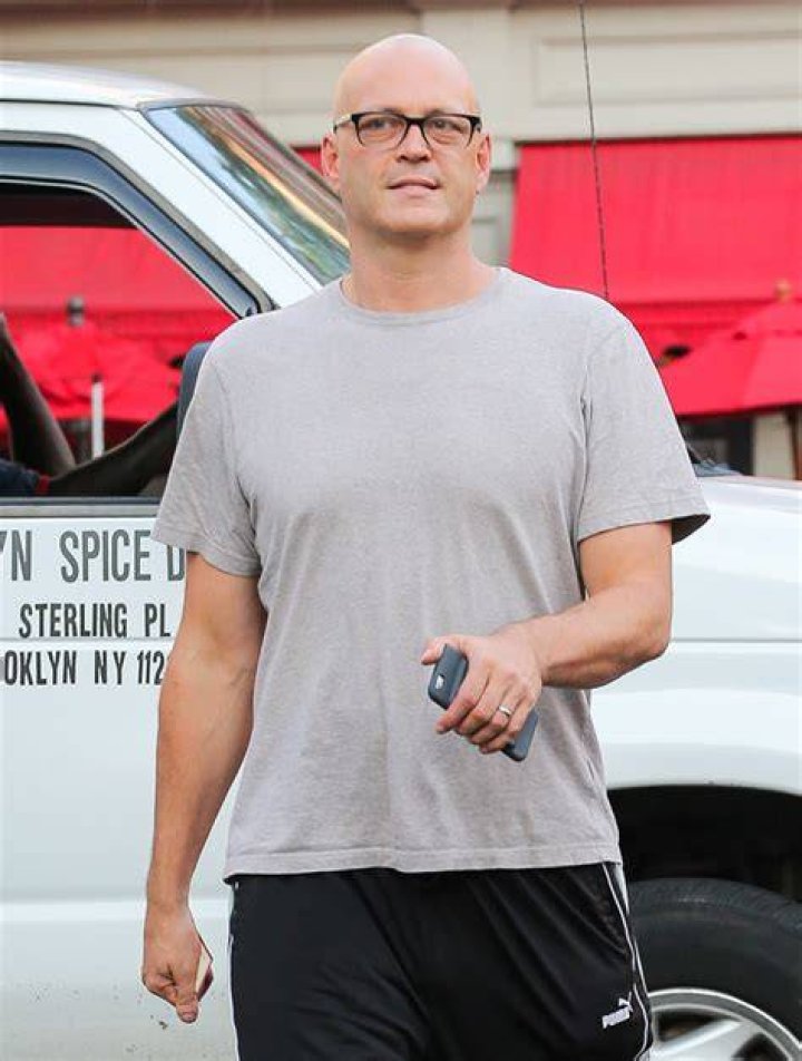 [PIC] Vince Vaughn Bald & Eyebrows Shaved Off — Unrecognizable Photos – Hollywood Life