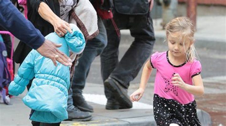 [PICS] Bethenny Frankel’s Daughter Bryn Hoppy Runs Into NYC Traffic – Hollywood Life