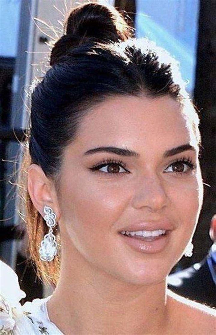 [PICS] Celebrities With Pierced Nipples — Rihanna, Kendall Jenner & More – Hollywood Life