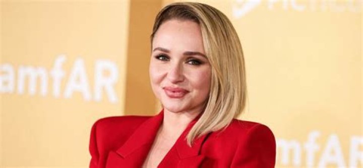 [PICS] Hayden Panettiere Spotted Post Rehab & She’s Not Wearing Engagement Ring – Hollywood Life