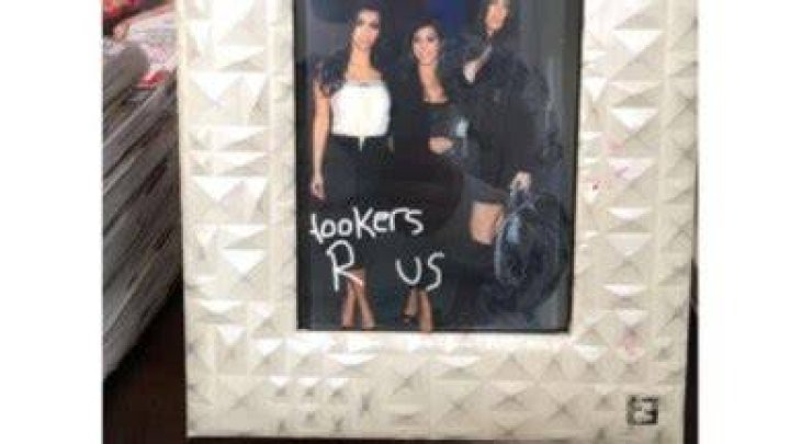 [PICS] Kylie Jenner Disses Sisters — Calls Them ‘Hookers’ On Snapchat – Hollywood Life