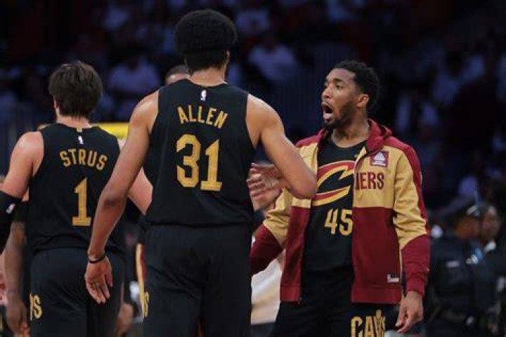 Pics Of The Cleveland Cavaliers Pointguard – Hollywood Life