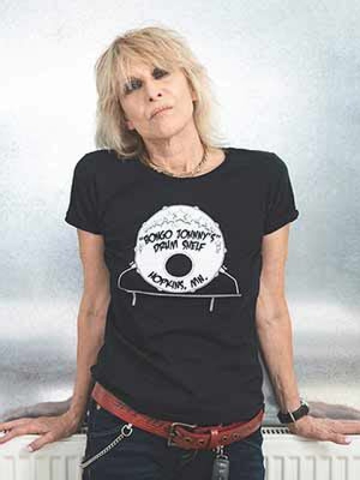 Pics Of The Pretenders Singer – Hollywood Life