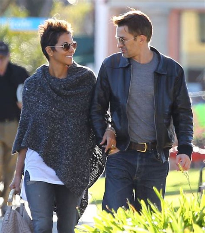 [PICS] Olivier Martinez & Halle Berry Pics — Photos Of The Newlyweds – Hollywood Life