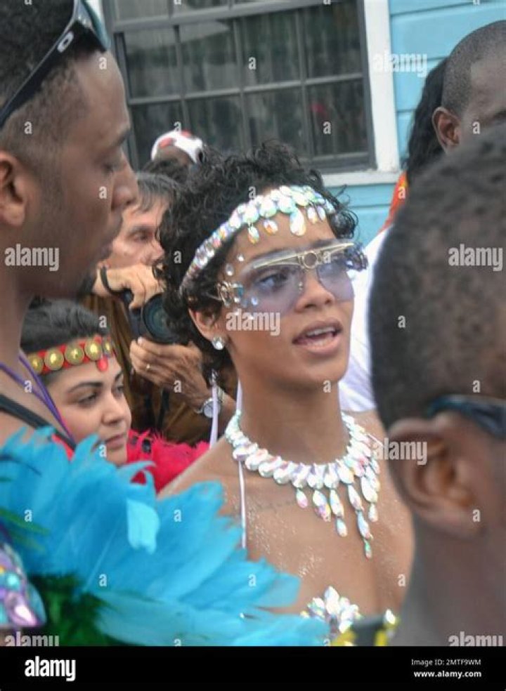[PICS] Rihanna’s Carnival Bikini — RiRi Barely Covers Her Boobs In Barbados – Hollywood Life
