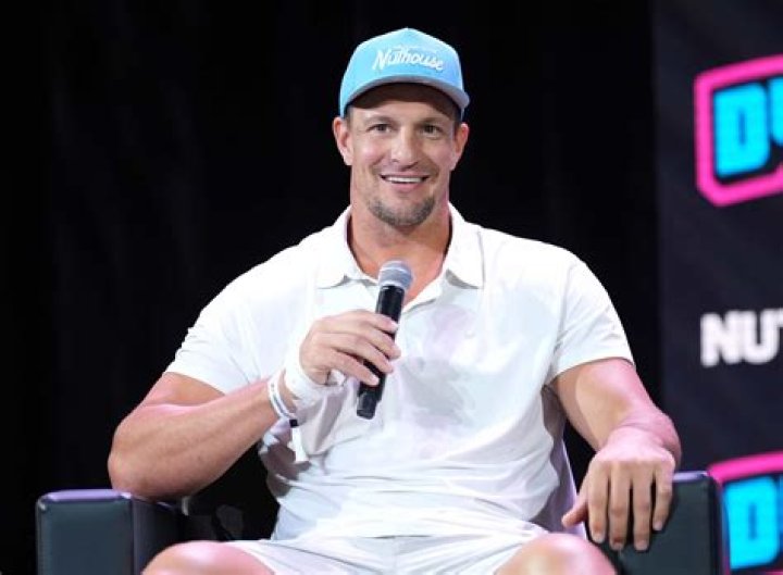 [PICS] Rob Gronkowski ‘GQ’ — Shows Off His Butt In Sexy Shoot – Hollywood Life
