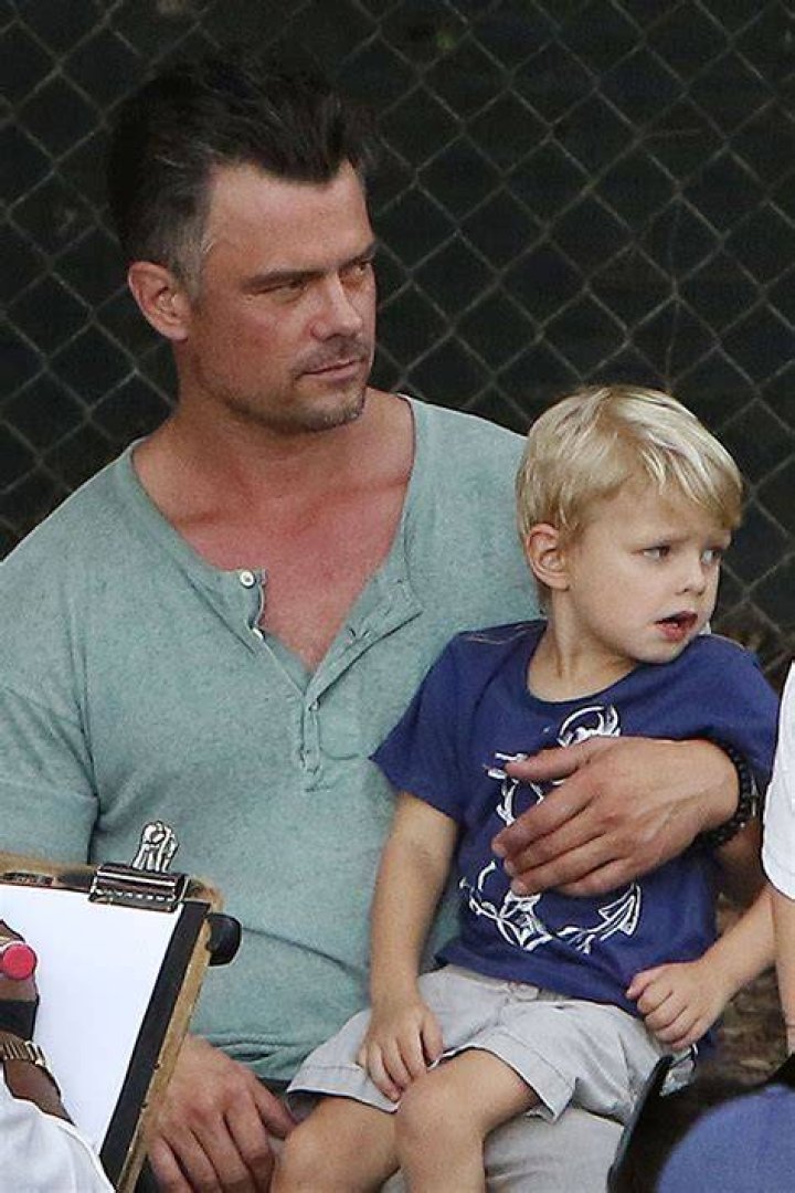 [PICS] See Photos Of Fergie & Josh Duhamel’s Adorable Son Axl Jack – Hollywood Life