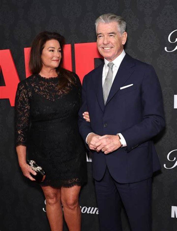 Pierce Brosnan & Wife Keely Shaye Smith Go To Dinner With Son: Photos – Hollywood Life