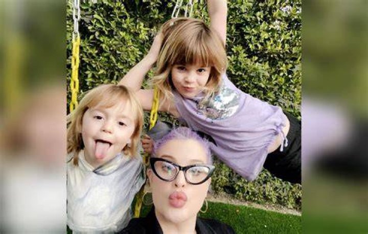 Pregnant Kelly Osbourne Reveals Gender Of Her First Child With BF Sid Wilson