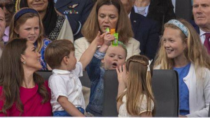 Prince Louis & Cousin Lena Tindall Fight Over Candy At Jubilee: Video – Hollywood Life