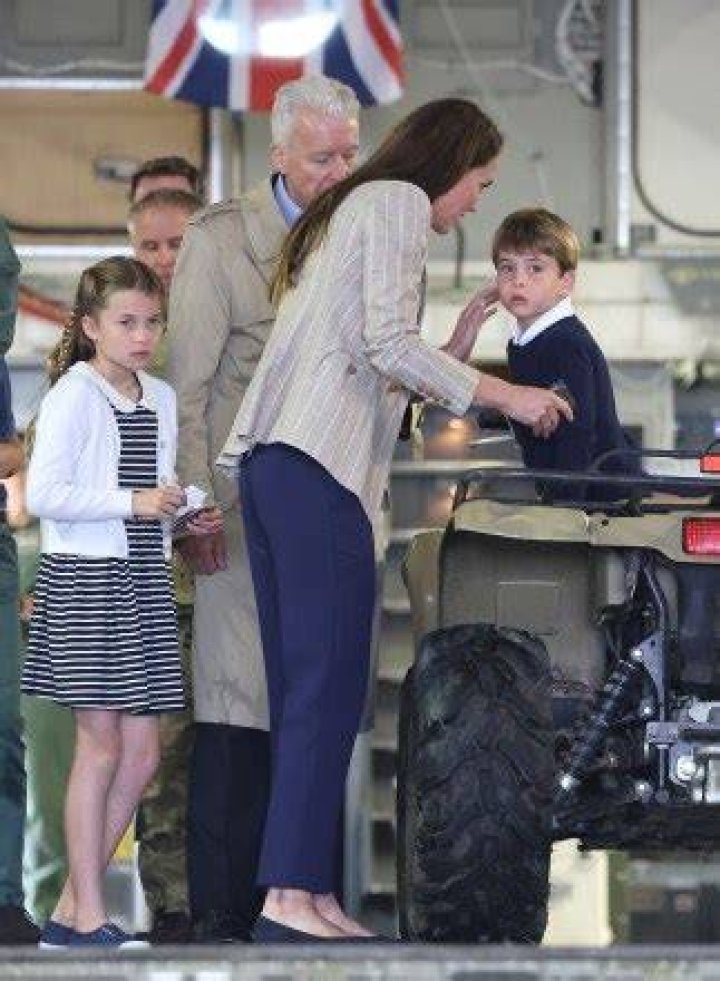 Prince Louis Grabs Prince Charles Face In The Most Adorable Pic Ever – Hollywood Life