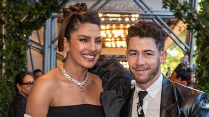 Priyanka Chopra Wipes Tears Away At Jonas Brothers’ Tour Opening Night – Hollywood Life