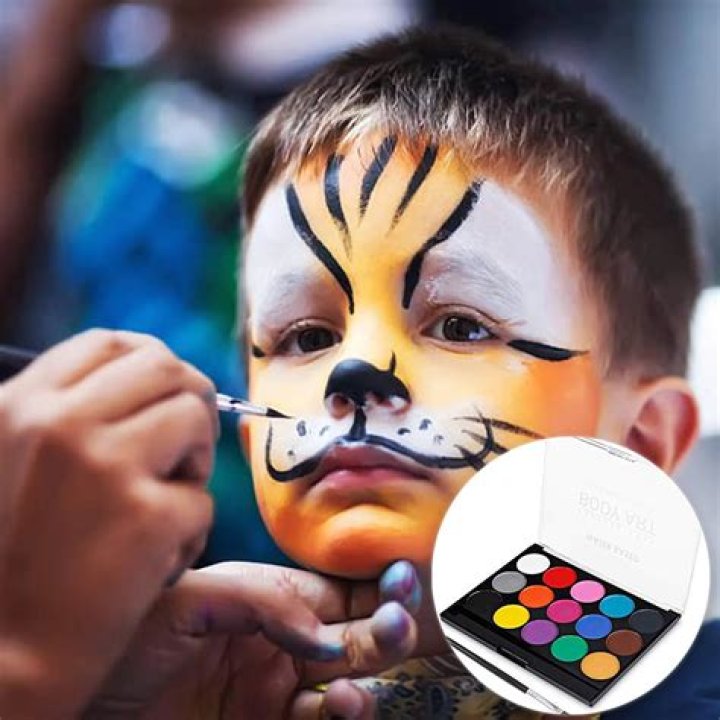 Profesional Face Paint Kit For Only $21 – Hollywood Life