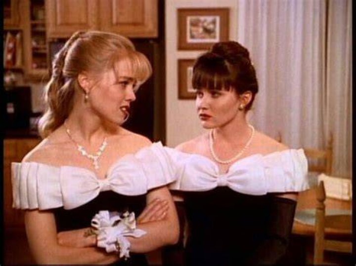 Prom Dresses On TV — PICS Of Our Fave Frocks From The Small Screen