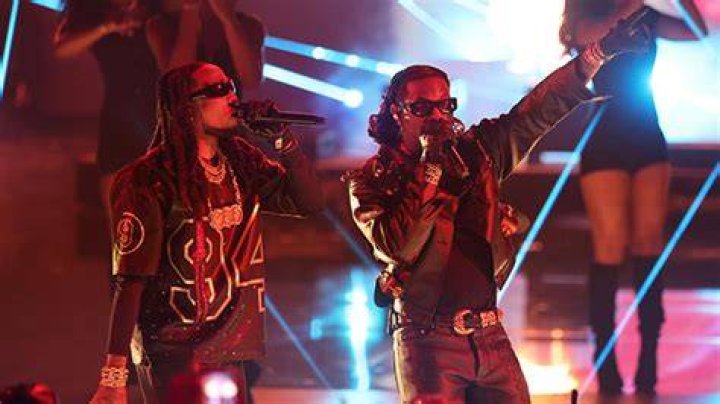 Quavo & Offset Honor Takeoff At BET Awards With Performance: Video – Hollywood Life