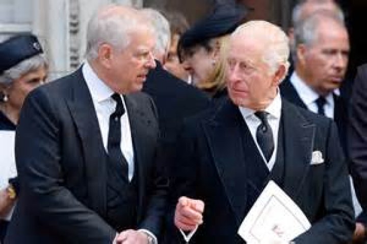 Queen Elizabeth II Opens Parliament With Prince Charles In 1st Royal Appearance Since Losing Philip