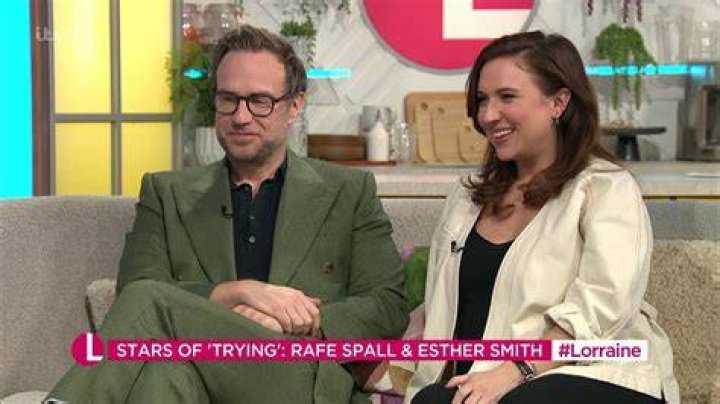 Rafe Spall & Esther Smith Interview – Hollywood Life
