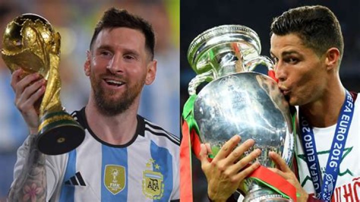 Raps About Cristiano Ronaldo & Lionel Messi – Hollywood Life