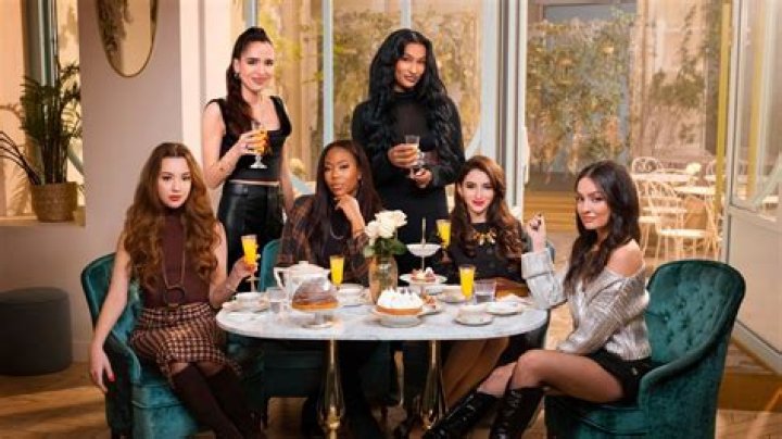 ‘Real Girlfriends In Paris’ Cast Talks ‘Real Housewives’ Franchise – Hollywood Life