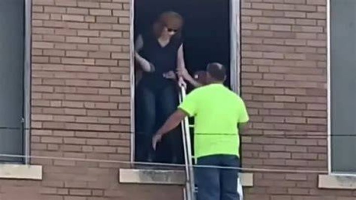 Reba McEntire Rescued From Oklahoma Building After Getting Trapped When Staircase Collapse