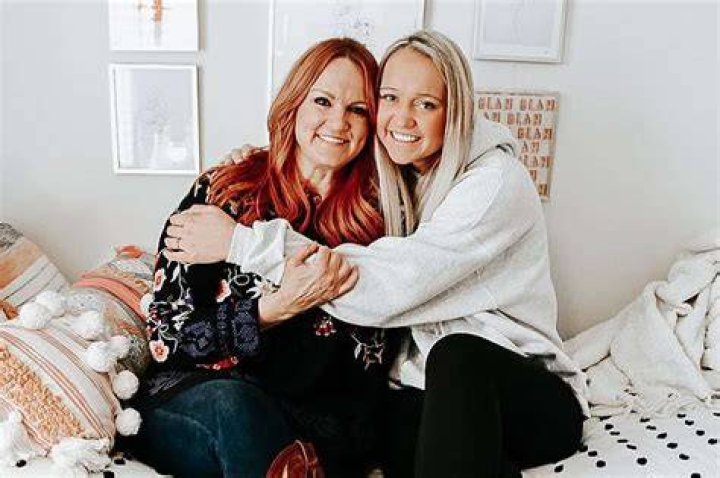 Ree Drummond’s Daughter Alex Marries Mauricio Scott In Oklahoma: Pics – Hollywood Life