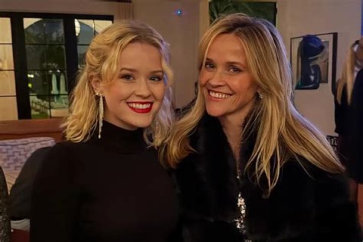 Reese Witherspoon, Daughter Ava Phillippe Attend Taylor Swift’s Tour – Hollywood Life