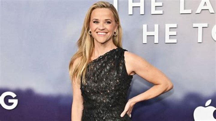 Reese Witherspoon’s Black One Shoulder Dress At Premiere: Photos – Hollywood Life