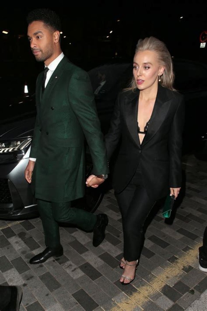 Regé-Jean Page & Girlfriend Emily Brown Hold Hands Ahead Of ‘GQ’ Event – Hollywood Life