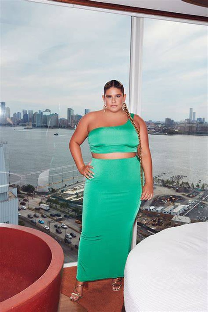 Remi Bader Recalls ‘Exciting’ Moment Shooting Extended-Size Revolve Line With ‘Perfect’ XS-3X Models