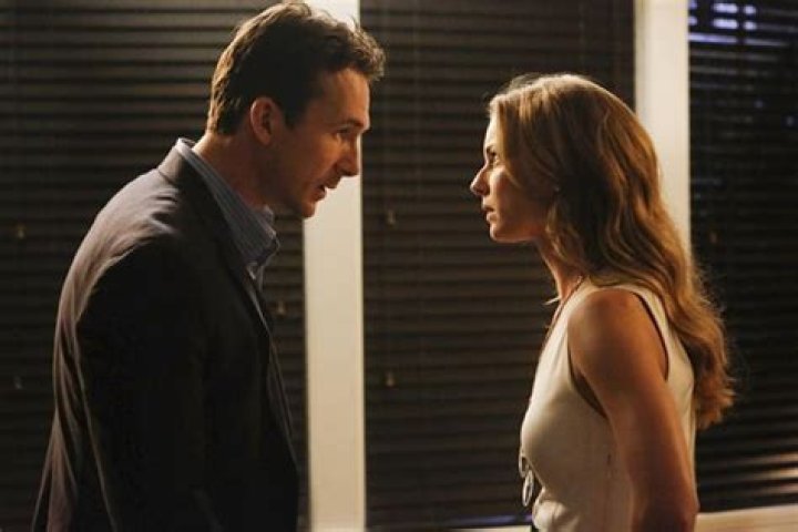 ‘Revenge’ Recap: A Major Revelation Leads To A Shocking Kiss