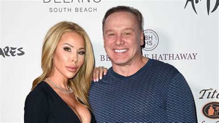 RHOM Lisa Hochstein’s Husband Says He’ll Be ‘Single Soon’ On Hot Mic – Hollywood Life