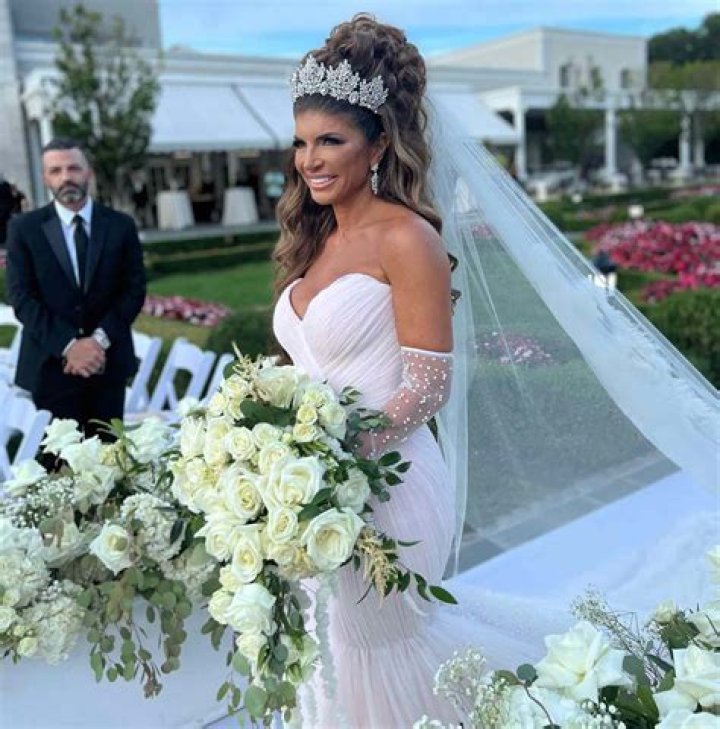 ‘RHONJ’s Jennifer Aydin Reveals Teresa Giudice ‘Seems Very Much In Love With’ New BF Louis Ruelas