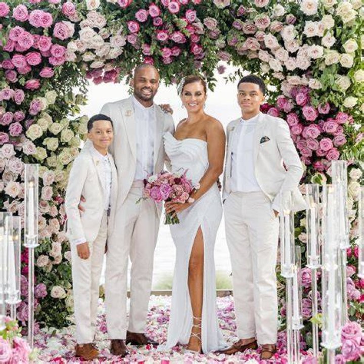 ‘RHOP’ Stars Robyn & Juan Dixon 2nd Wedding – Hollywood Life