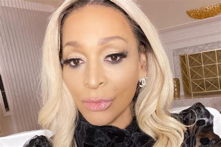 Rihanna Compliments ‘RHOP’s Karen Huger On Instagram – Hollywood Life