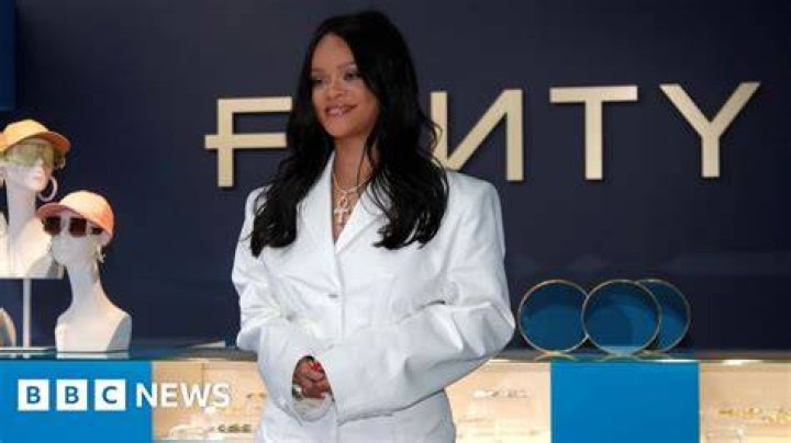 Rihanna Fans Shade ‘RHOBH’s Sutton Stracke For Dissing Singer’s Fenty Fashion Label