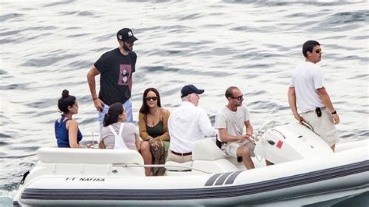 Rihanna & Hassan Jameel On Yacht In Italy In New Pics – Hollywood Life