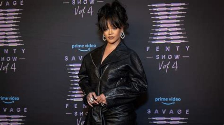 Rihanna Looks Gorgeous Rocking A Crop Top In New Video For ‘Fenty’ Perfume — Watch