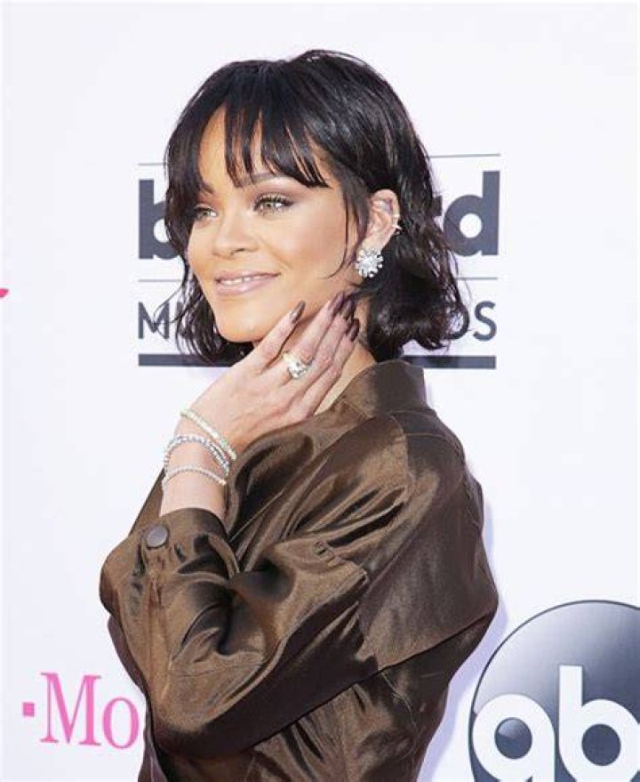 Rihanna’s BBMAs Ring — Photos