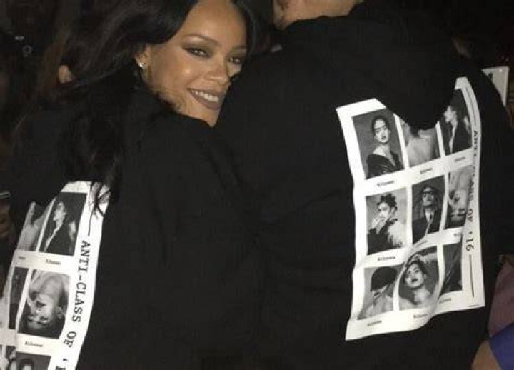 Rihanna’s Free Meet And Greets — See Outrageous Amounts Other Stars Charge – Hollywood Life
