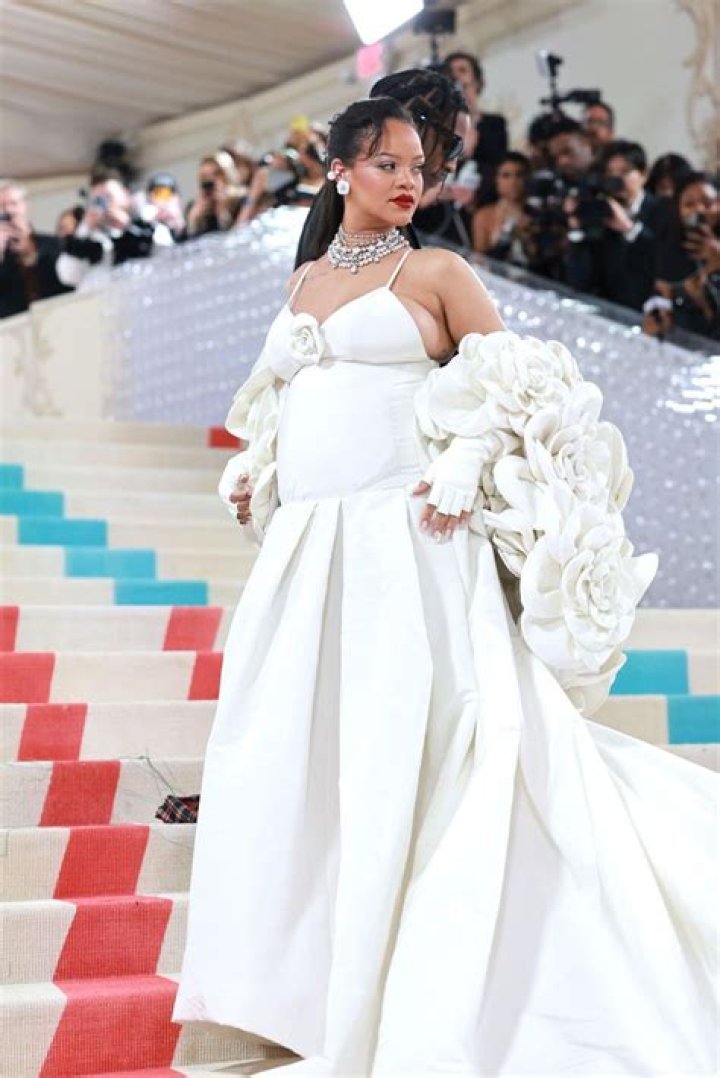 Rihanna’s Met Gala 2023 Dress: Photos – Hollywood Life