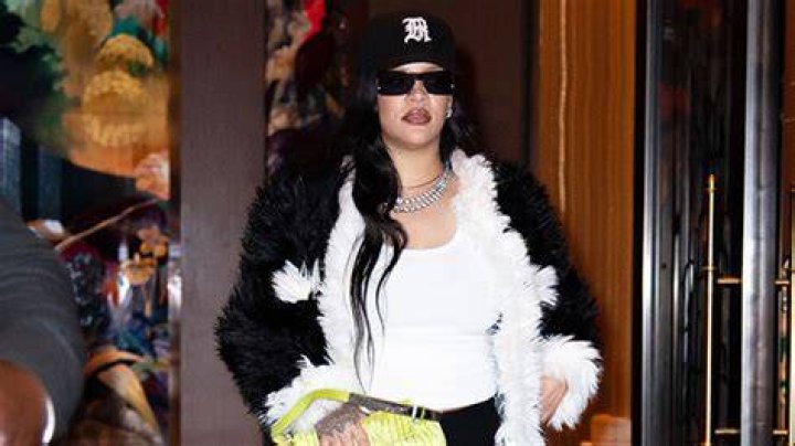 Rihanna’s Tight White Tank Top & Fur Coat In NYC: Photos – Hollywood Life