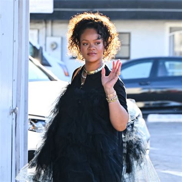 Rihanna Talks About Giving Birth During Diamond Ball Interview & Fans Think She’s Dropping Hints She’s Pregnant